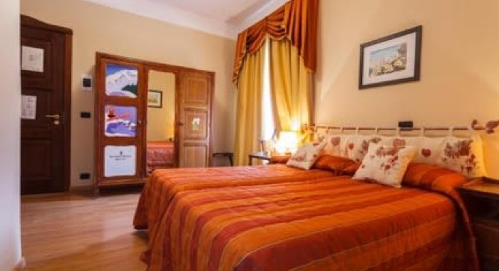 Hotel Savoy Edelweiss, Sestriere ski chalet, image 6